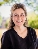 Paula Headshot-0659