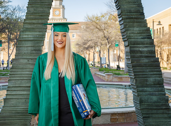 2021_March Alexis _L7A7412