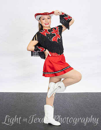 Senior Olivia Eatman-
