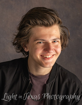 Ethan-4042